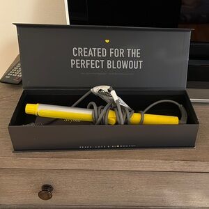 Drybar The 3 Day Bender 
Rotating Curling Iron